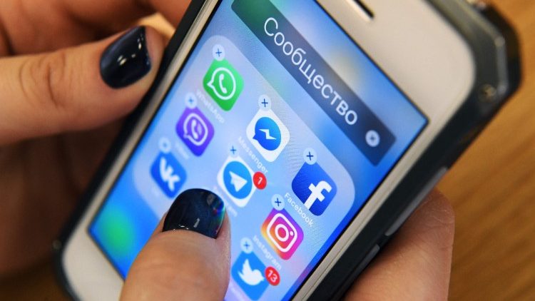 RUSSIA-US-BRITAIN-INTERNET-FACEBOOK