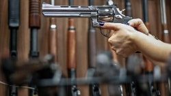 ஆயுதங்கள் 