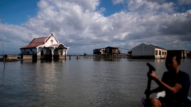 Kapelle auf dem Wasser in den Philippinen