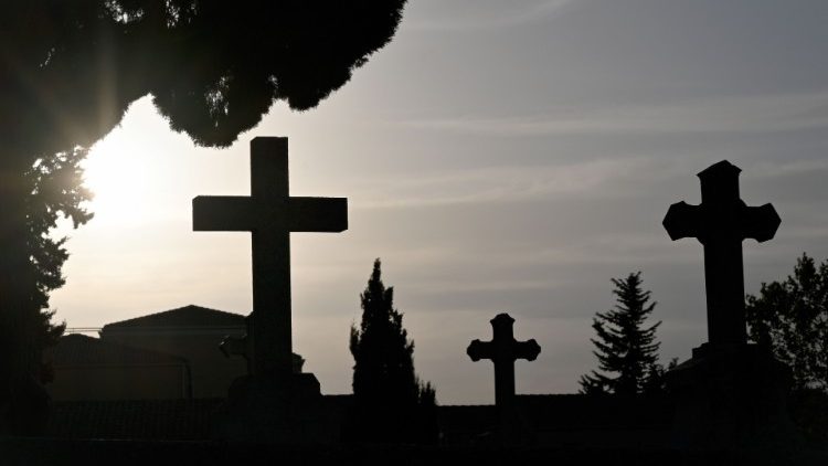 Bild eines Friedhofs - in Sachsen-Anhalt gibt es ein neues Bestattungsgesetz 