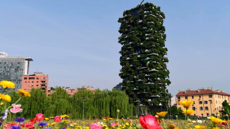 Milan's "bosco verticale", vertical forest