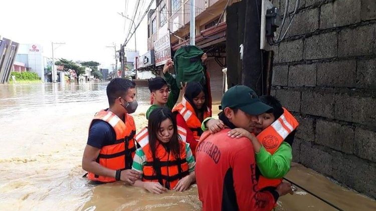 Überflutete Wohngegenden in Manila. 