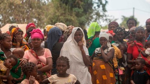 Papa: rezemos sem nos cansar, a oração é eficaz e populações estão extenuadas pelas guerras