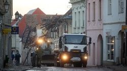 Armee-Fahrzeuge in Petrinja