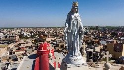 Статуя на Дева Мария в сирийската католическа църква в Каракош, провинция Ниневия