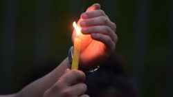 Mica lumină a sinodului în ceasul întunecat al lumii (imagine simbolică)