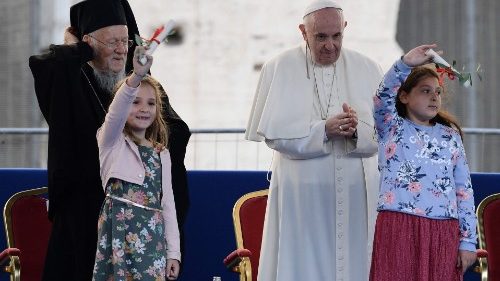 Der Patriarch, der Papst und die Kinder: Bei einem ökumenischen Treffen in Rom am 7. Oktober
