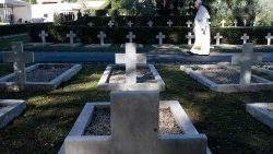 Le Pape François en 2022, dans le cimetière militaire français. 
