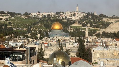 Jerusal&eacute;m: lugares santos e uma escola ultrajados pela viol&ecirc;ncia