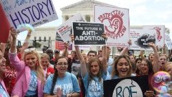 الأساقفة الأمريكيون يرحبون بقرار المحكمة العليا بشأن الإجهاض