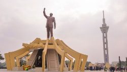 Le mémorial de Lumumba, à la Place de l’Échangeur de Limété, à Kinshasa