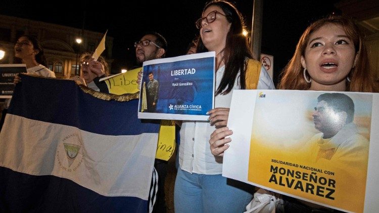 Nicaraguan citizens demonstrate against the detention of Bishop Alvarez
