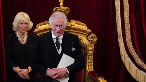 Каралеўская пара пераносіць сустрэчу з Папам Францішкам