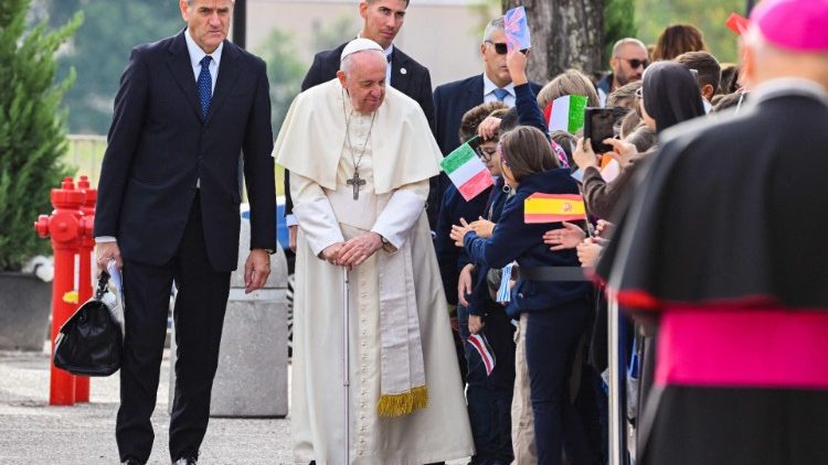 Papa Francisko amefika Assisi kukutana na vijana wa Uchumi wa Francisko 