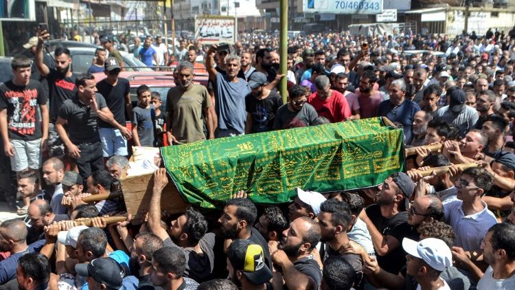 Beerdigung eines der Todesopfer in Tripolis