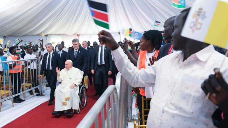 Papież Franciszek podczas spotkania z uchodźcami wewnętrznymi w Sudanie Południowym, 4 lutego 2023
