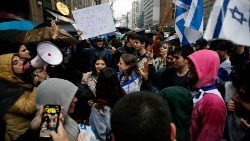 Auch in New York protestieren die israelische und die jüdische Gemeinschaft gegen die geplante Justizreform
