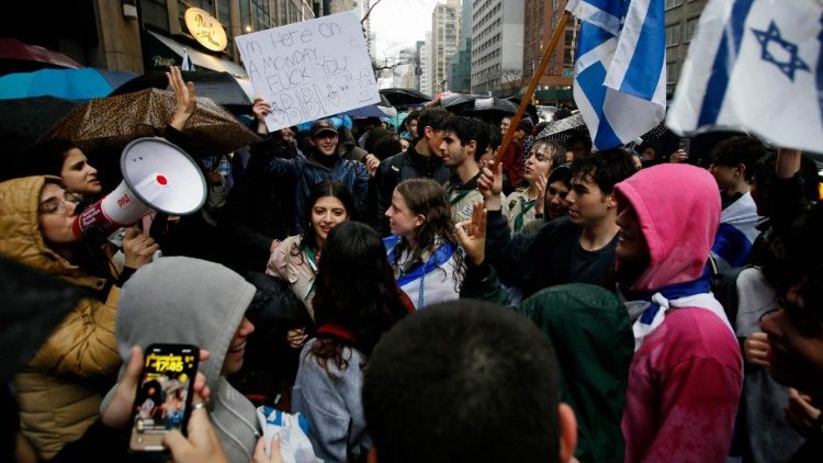 Auch in New York protestieren die israelische und die jüdische Gemeinschaft gegen die geplante Justizreform