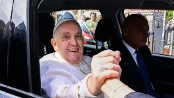Papież został wypisany ze szpitala