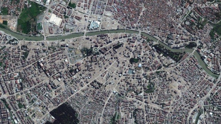 Dieses Satellitenbild zeigt Antakya, eine besonders betroffene türkische Stadt, nach den Aufräumarbeiten zwei Monate nach dem verheerenden Erdbeben