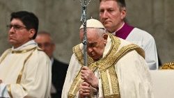 Le Pape françois lors de l'office de la Passion du Seigneur, le 7 avril 2023. 