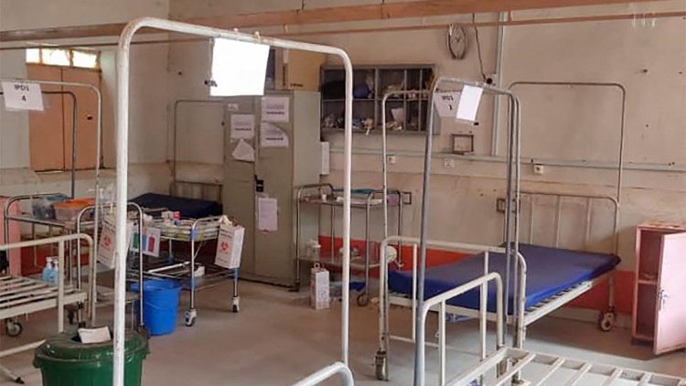 Ein verlassenes Krankenhaus in El Geneina, Hauptstadt der sudanesischen Region West Darfur