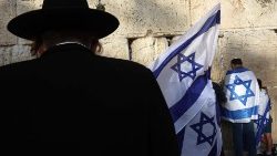 Ultra-orthodoxe Juden beten an der Jerusalemer Klagemauer