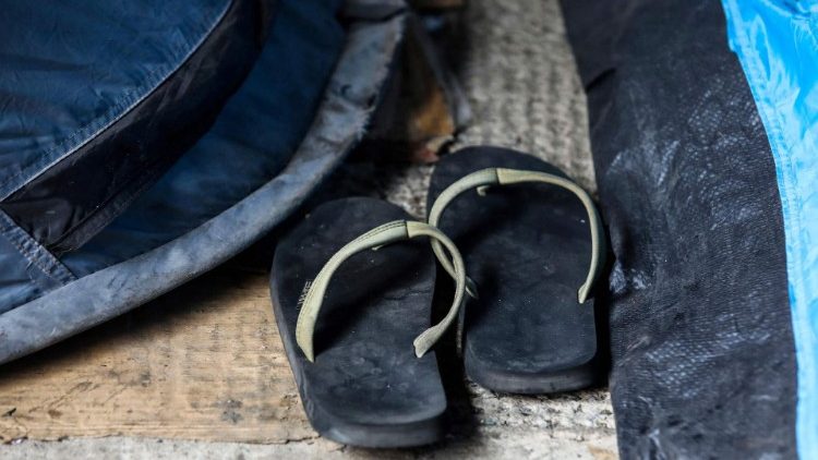 Zwischen den Welten. Schnappschuss aus einem Flüchtlingscamp in der EU