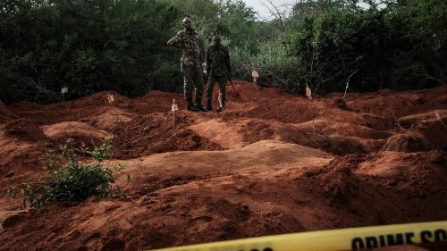 Todeskult in Kenia: Grausame Funde im Shakahola-Wald