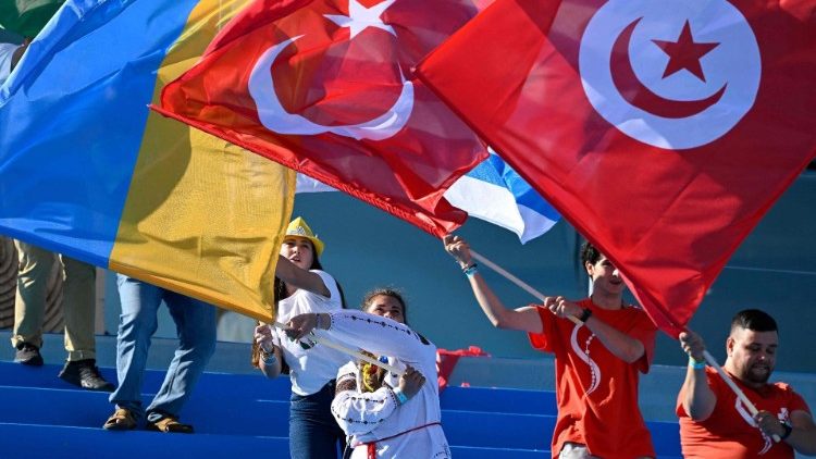 Vijana amueni kutumia mali na utajiri  wenu kama ushuhuda wa maisha adili