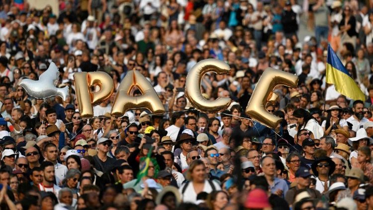 Les jeunes pour la paix lors des JMJ de Lisbonne.