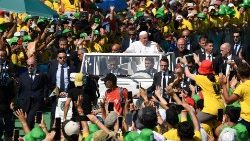 TOPSHOT-PORTUGAL-VATICAN-POPE-RELIGION-WYD