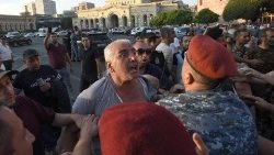 Armenian protestors in Yerevan demanding authorities take steps to unblock the Lachin corridor