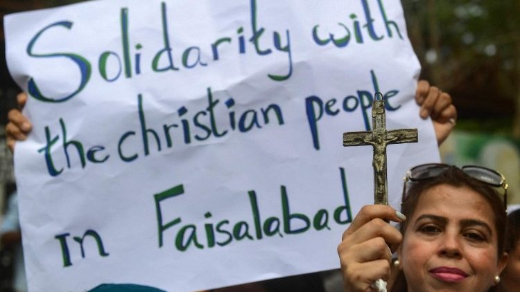 Manifestaçãp no Paquistão