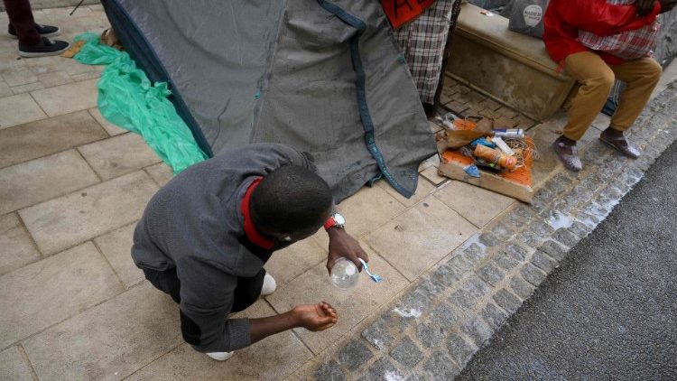 फ्राँस के मार्सिले शहर में आप्रवासियों का एक दृश्य, 21.09.2023