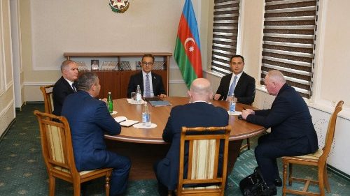 Uzgodnianie rozejmu między Azerami i przedstawicielami Górskiego Karabachu