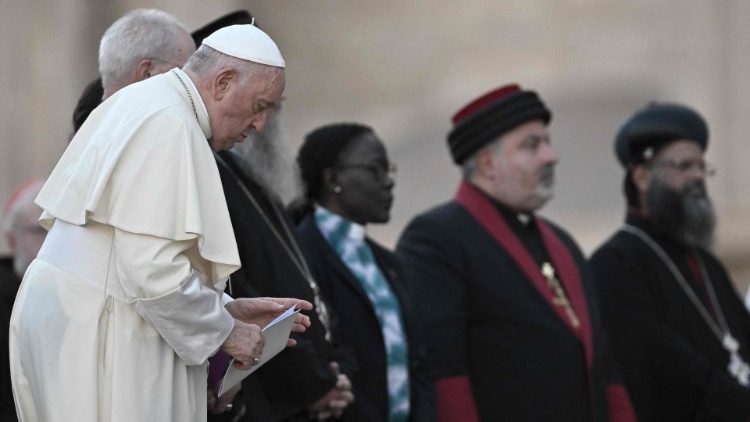 संत पेत्रुस महासभा में जागरण प्रार्थना सभा