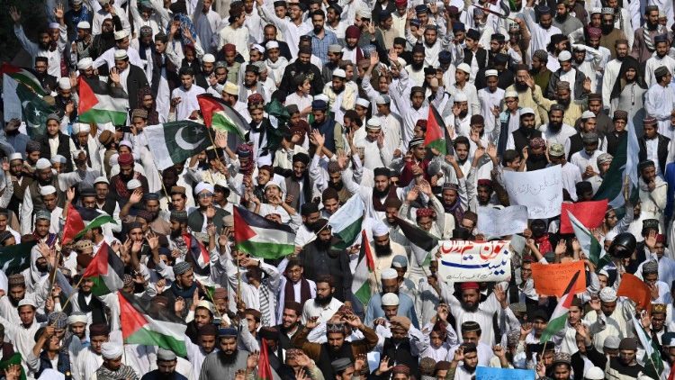 Napięcia między rządem a lokalnymi talibami