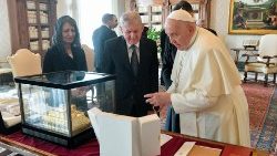 Papież Franciszek i prezydent Iraku, Abdul Latif Jamala Rashid, 18 listopada 2023 r.