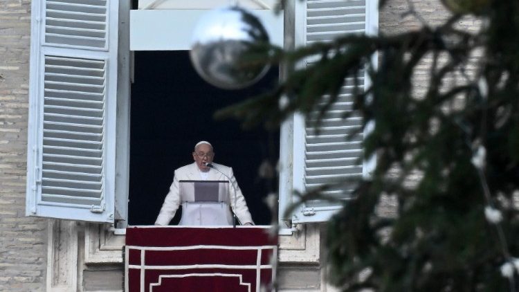 Papiez Franciszek przemawiający po modlitwie Anioł Pański, 8 grudnia 2023 r.
