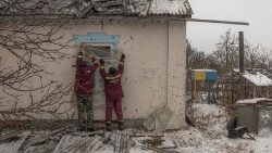 Ucrânia, alarme do Unicef: a escalada de ataques às infraestruturas deixa as crianças ucranianas sem acesso contínuo a água e aquecimento (AFP)
