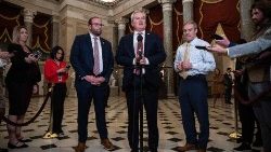 Un momento del anuncio de la investigación de impeachment contra Joe Biden, después del voto.