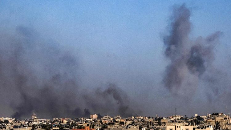 O bombardeio sobre Khan Younis