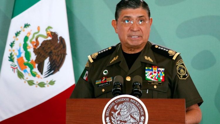 Mexico's defense minister briefs the press on situation of abducted migrants