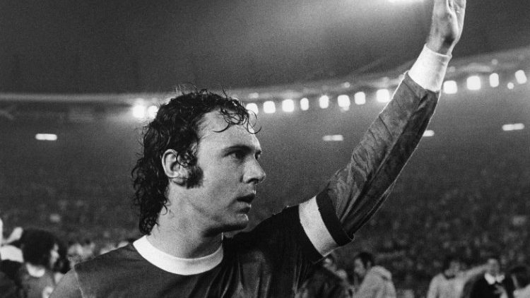 Beckenbauer na Copa do Mundo de 1974, no jogo contra a Suécia