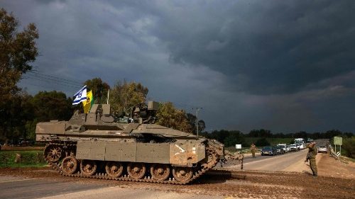 Oriente Medio, el frente de guerra se amplía. Hamás publica video de tres rehenes