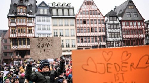 D: Zentralrat der Juden lobt Demos gegen Rechtsextremismus