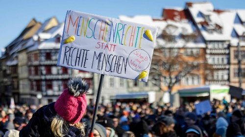 D: Ordenfrauen beklagen Rechtsruck in Thüringen