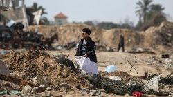 Palestinian child in conflict zone