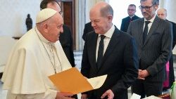 Popiežius priėmė Vokietijos kanclerį